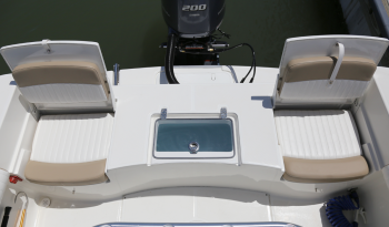 center-console-boat-folding-rear-jump-seats