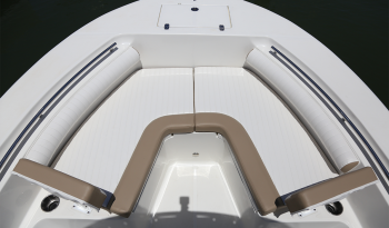 center-console-boat-forward-seating-0002