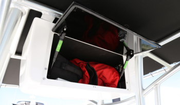 center-console-boat-with-over-head-stop-t-top