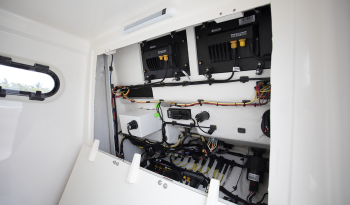 center-console-sea-born-lx26-in-console-system-access