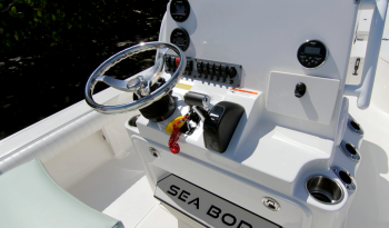 fx24-bay-boat-sea-born-console-digital-gauges