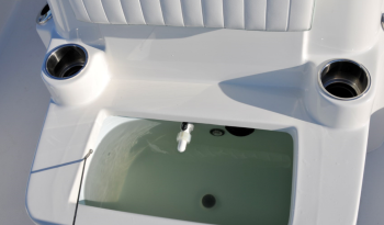 fx24-bay-boat-sea-born-forward-console-seat-well