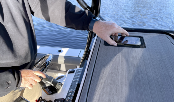 fx25-bay-with-phone-holder-dash-pad-top-of-console