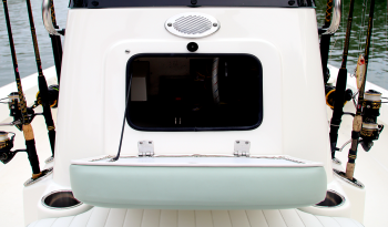 sea-born-fx22-bay-boat-forward-console-access