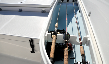 sea-born-fx22-bay-boat-forward-rod-locker