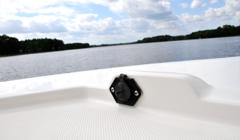 sea-born-fx22-bay-boat-with-trolling-motor-power-port