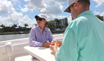 sea-born-lx26-center-console-forward-removable-bow-table-lounge