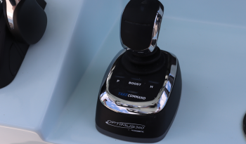 sea-born-lx26-center-console-with-optimus-joystick-control