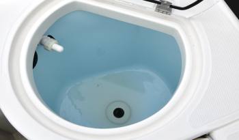 sea-born-sx239-rear-bait-well