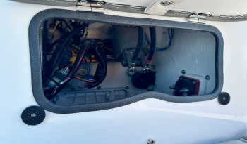 spyder-fx17-flats-boat-forward-electronics-access-hatch