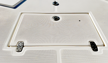 spyder-fx17-flats-boats-hatch-and-storage