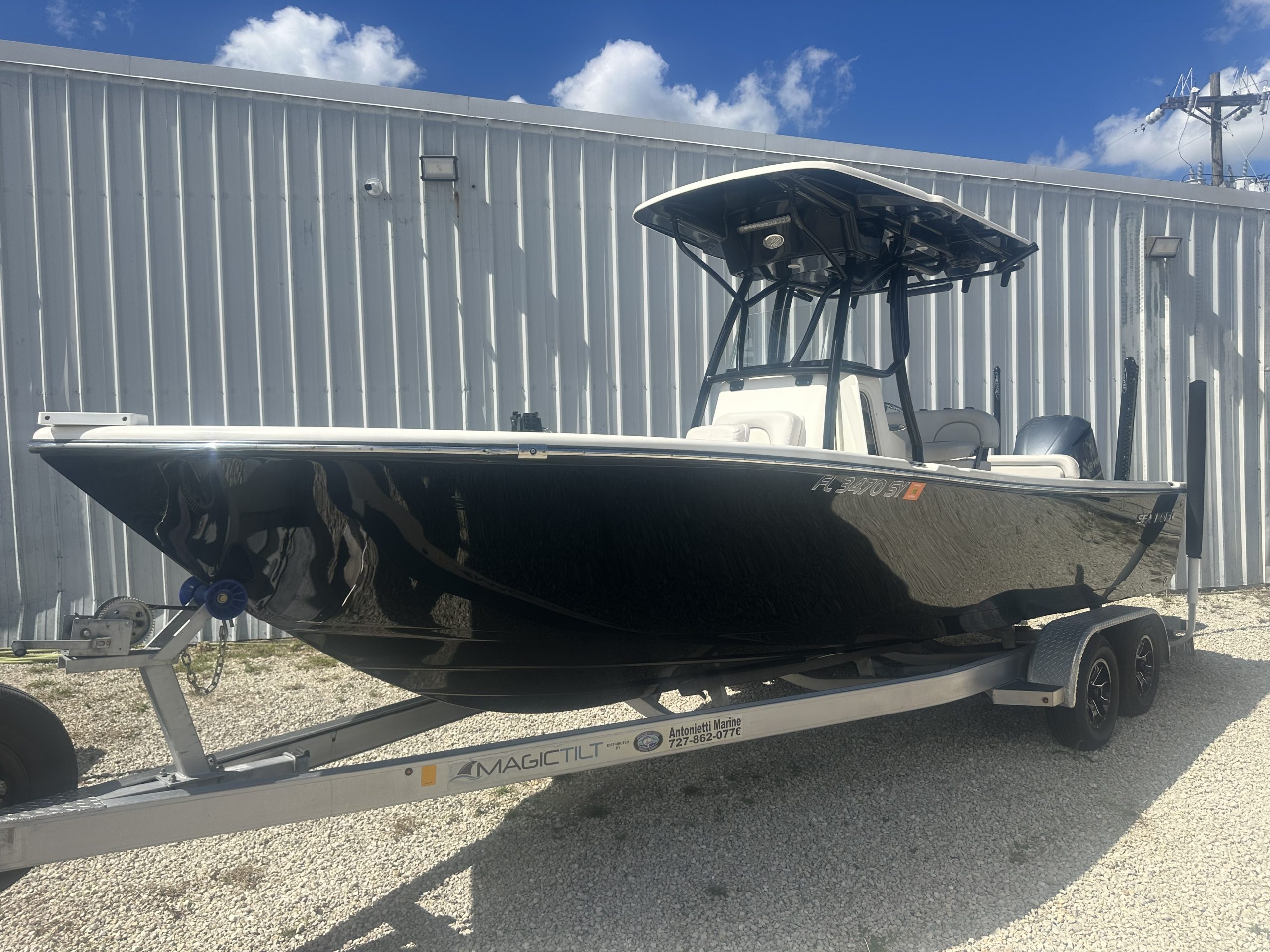 2021 Sea Born LX24 with a Yamaha 300 only 173 hours